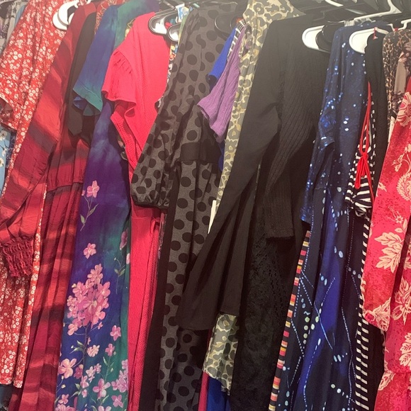 X Large Dresses Live Show - Picture 1 of 1